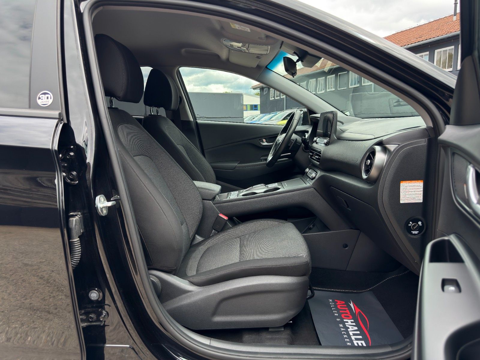 Fahrzeugabbildung Hyundai KONA E Edition 30+ PDC SHZ LHZ KRELL Temp CarPl.