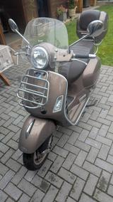 Piaggio Vespa GTS - Piaggio Motorräder in Köln