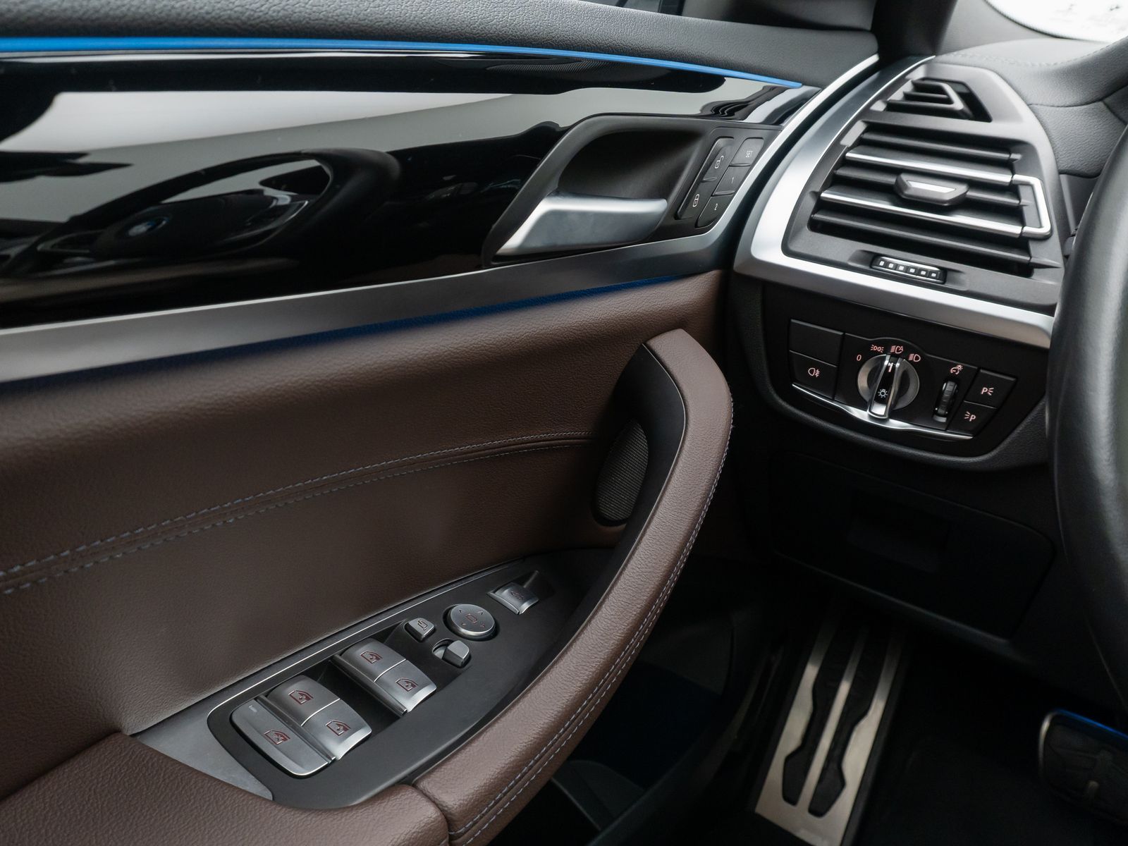 Fahrzeugabbildung BMW iX3 M Sport IMPRESSIVE 360°Laser DAB Komfort HUD