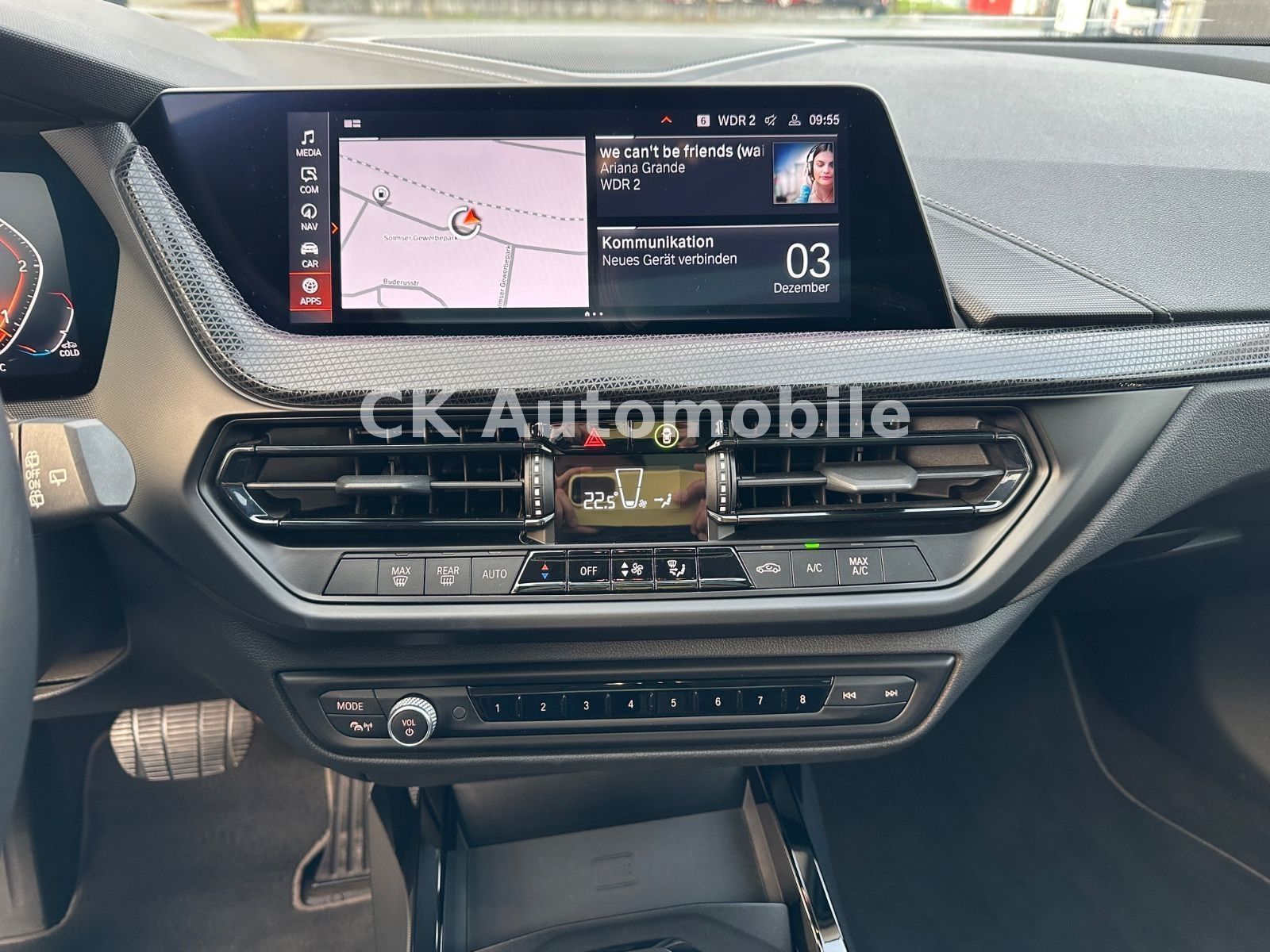 Fahrzeugabbildung BMW 118d Sport-Line/Shadow-Line/Navi/Pano/LED/PDC