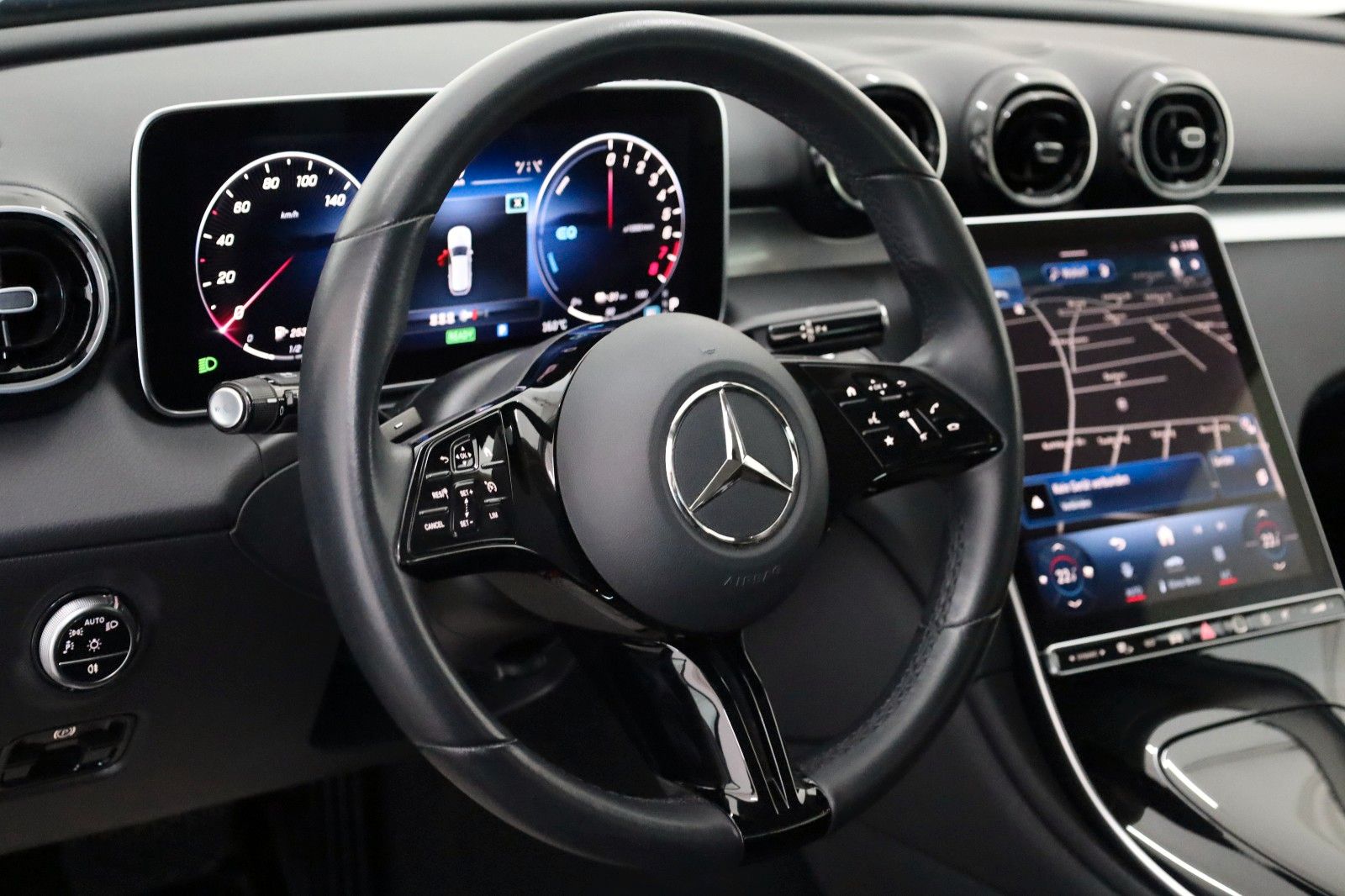 Fahrzeugabbildung Mercedes-Benz C 300e T Avantgarde T Leder,Navi,LED,SH,PDC,Park