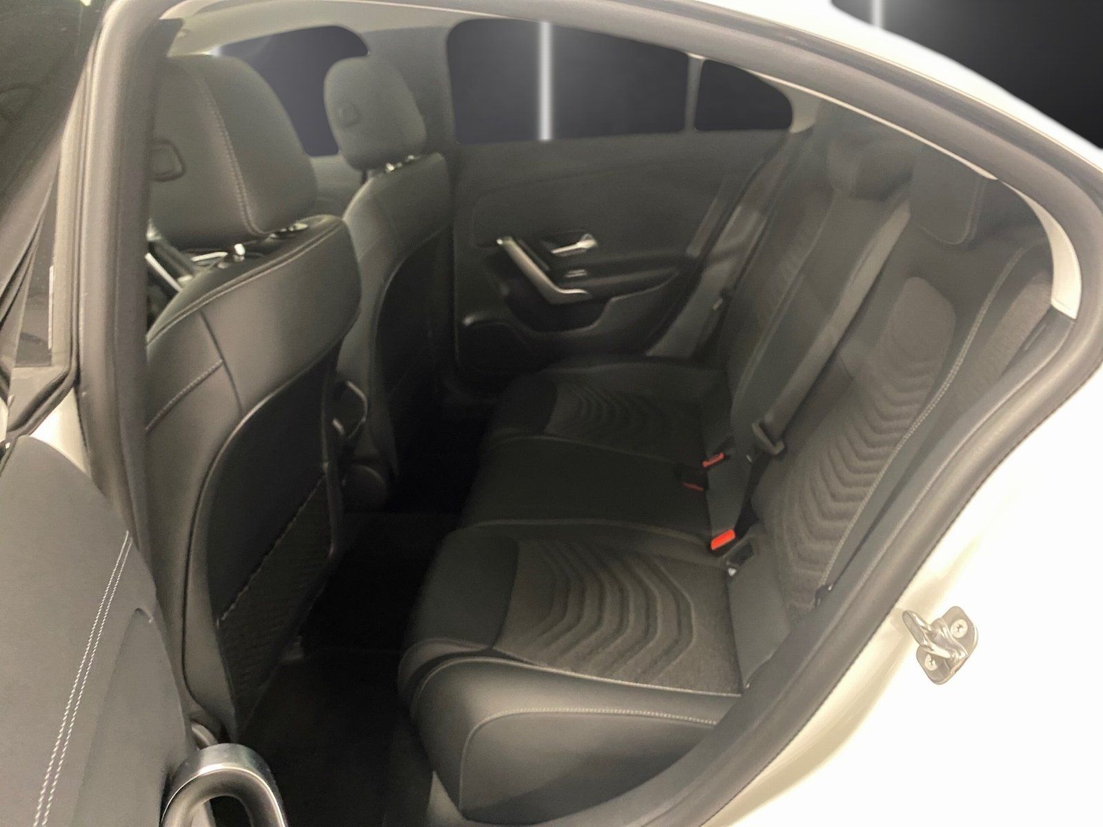 Fahrzeugabbildung Mercedes-Benz CLA 180 Progressive*Pano*AHK*Kamera*LED*CarPlay*