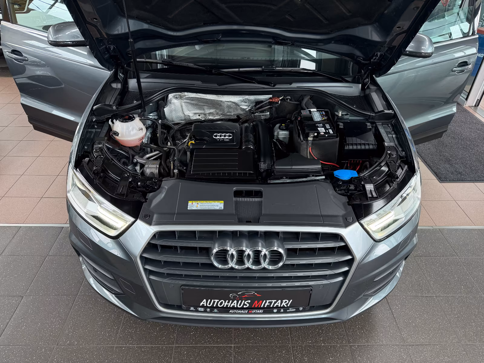 Audi Q3 1.4 TFSI Keyless Tempomat APS Navi LED AHK 17