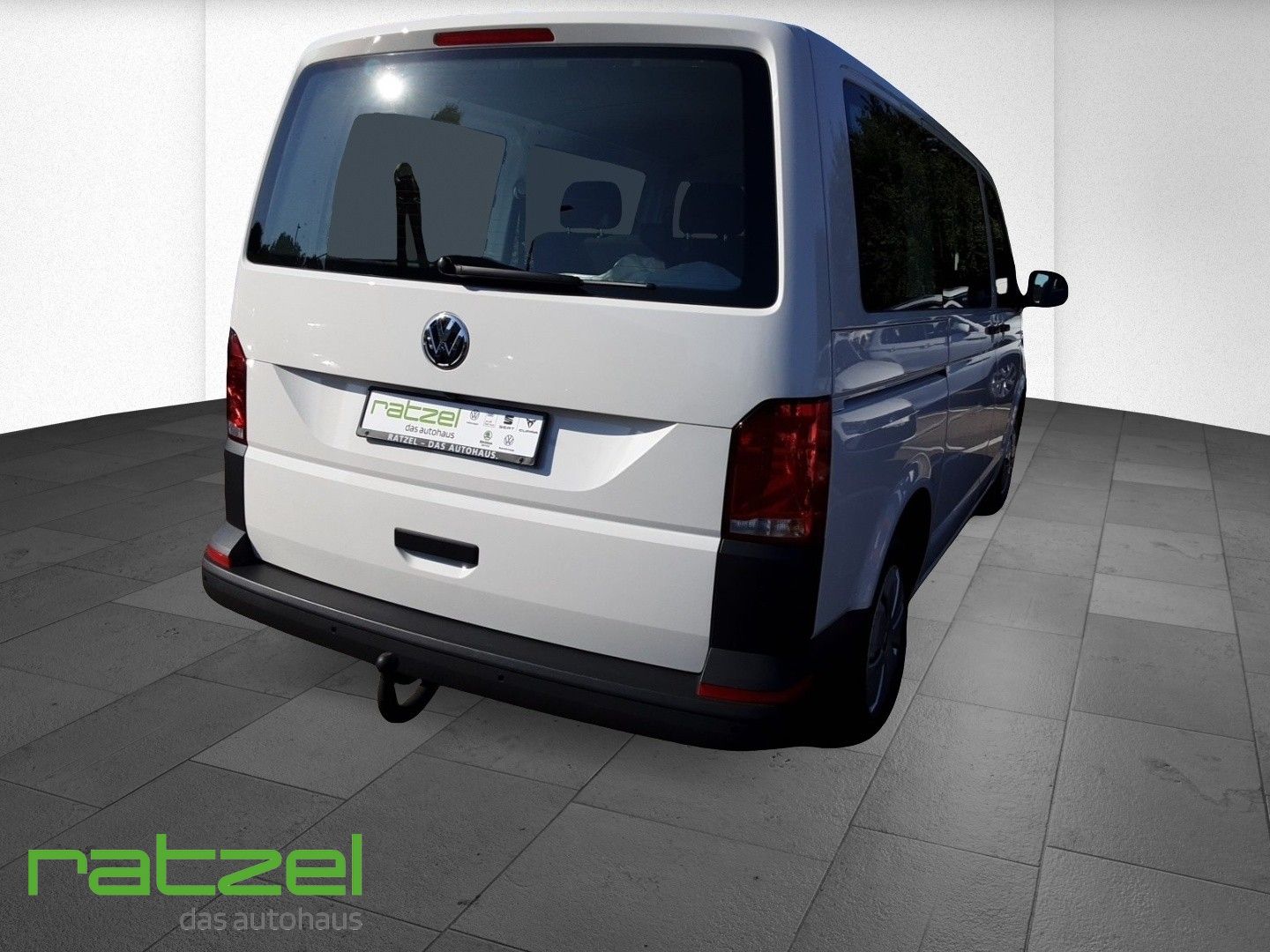 Fahrzeugabbildung Volkswagen T6.1 Kombi KR 2.0 TDI 9-Sitzer Anhängerkupplung