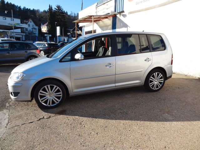 Fahrzeugabbildung Volkswagen Touran Highline/Klima/Navi/PDC/170PS/2.Hand/