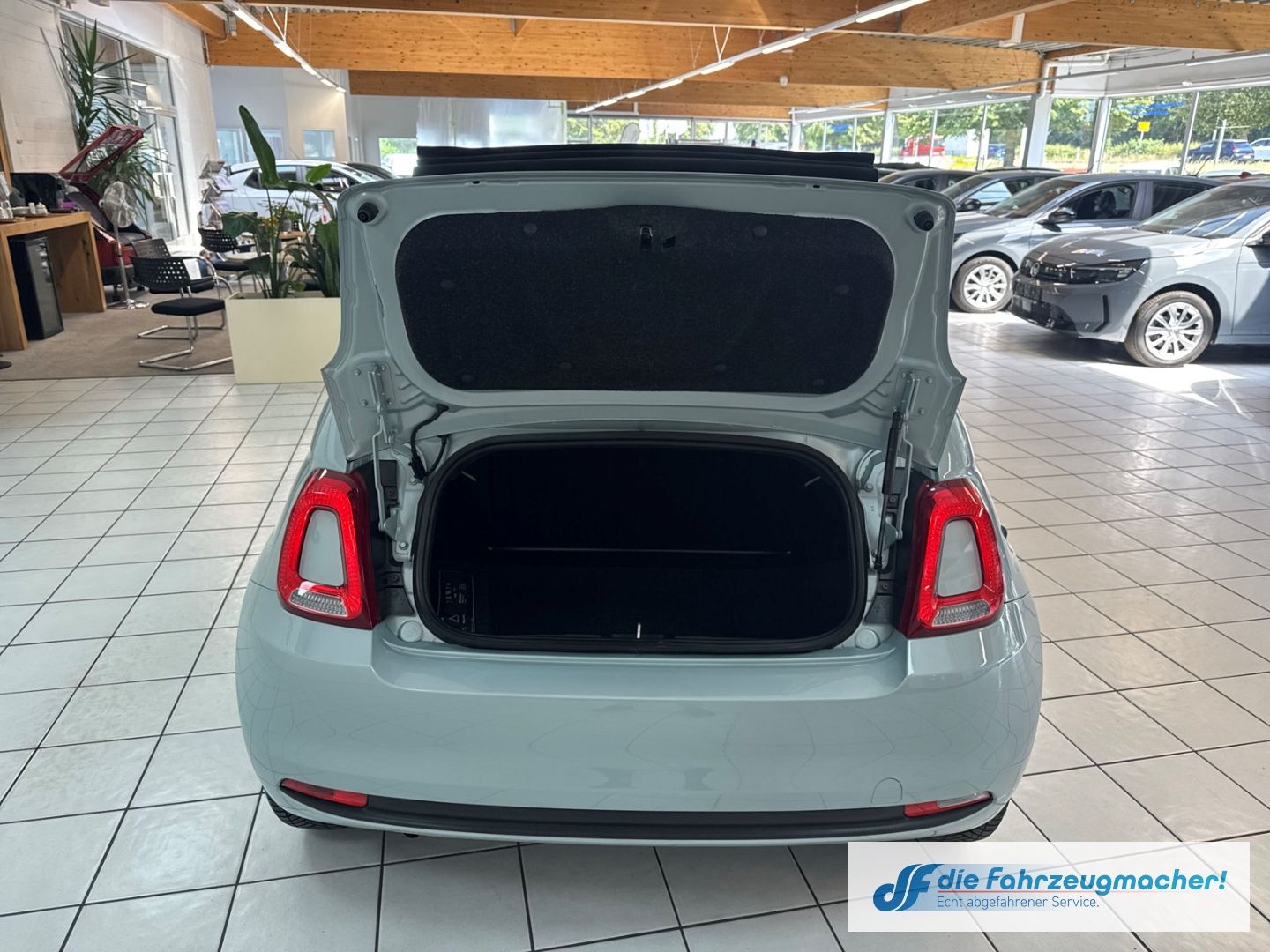 Fahrzeugabbildung Fiat 500 Cabrio Dolcevita 1.0 Mild Hybrid 5tkm Navi A