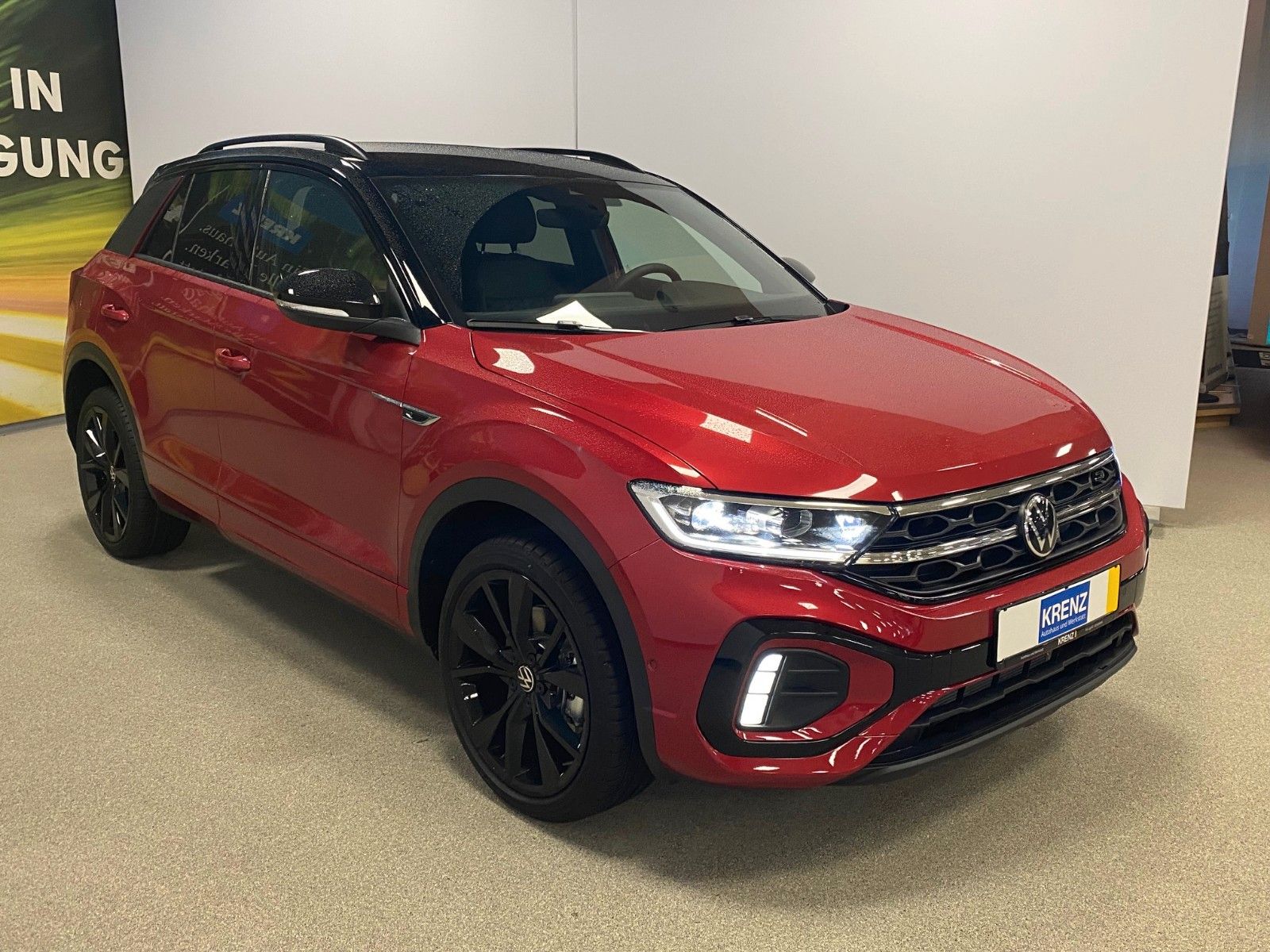 Fahrzeugabbildung Volkswagen T-Roc 1.5 TSI DSG R-Line+ACC+AHK+19"+KAMERA+LED+