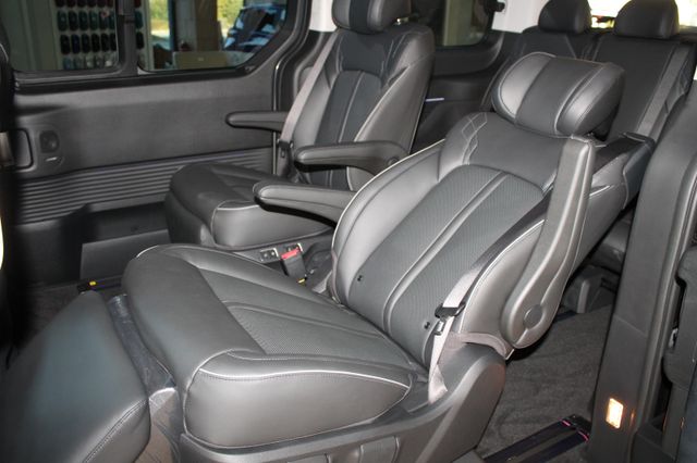 Fahrzeugabbildung Hyundai STARIA 4WD 8-AT SIGNATURE Sofort Verfügbar!!