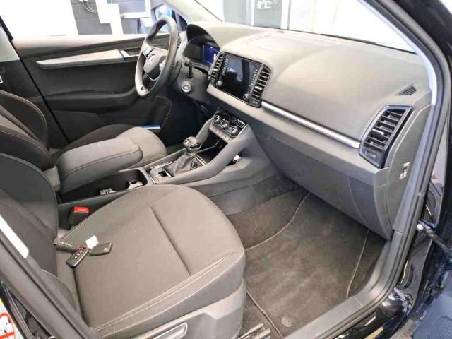 Skoda Karoq 2024 г. Чёрный, пробег 59400 км