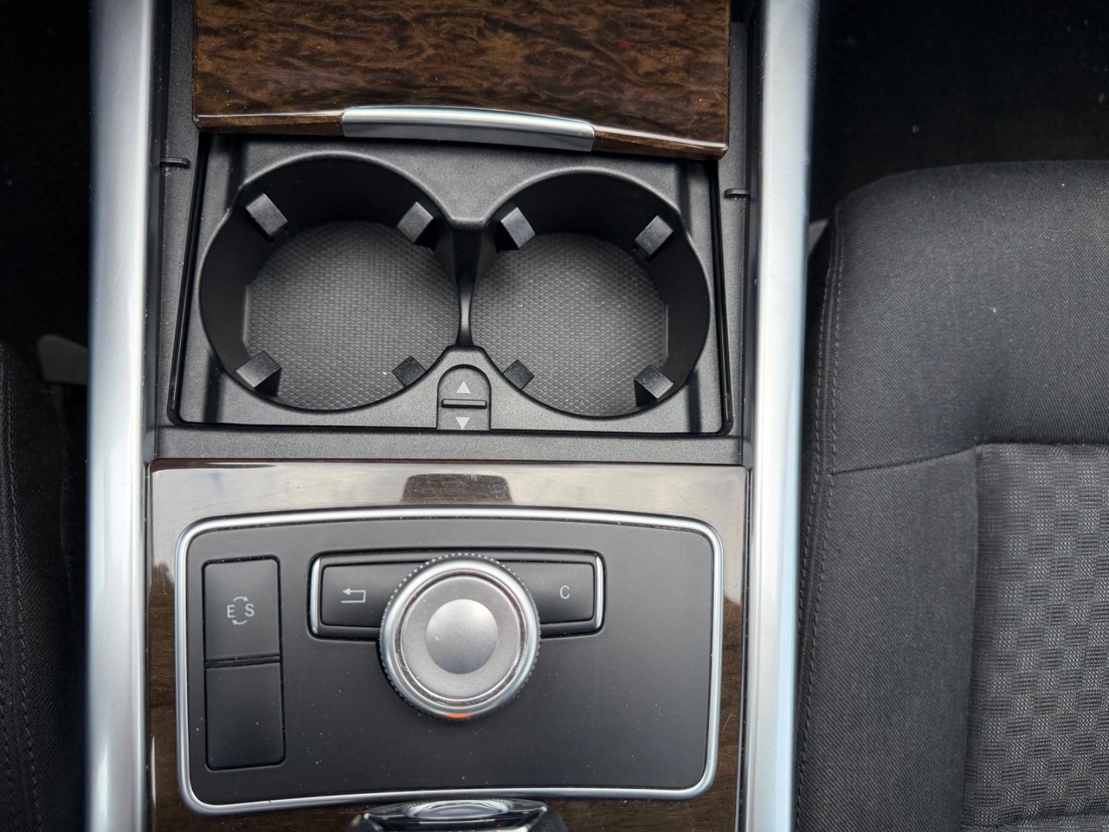 Mercedes-Benz E220 2012 — photo 14