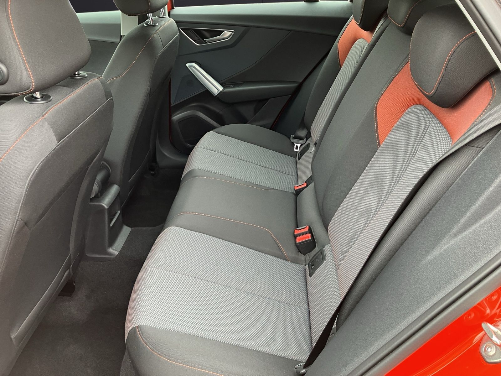 Fahrzeugabbildung Audi Q2 TFSI quattro S tronic LED SHZ APS Plus