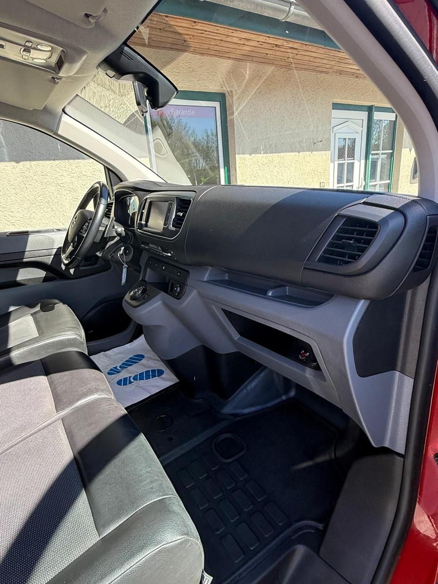 Opel Vivaro Automatik Elegance Standheizung PDC 177Ps