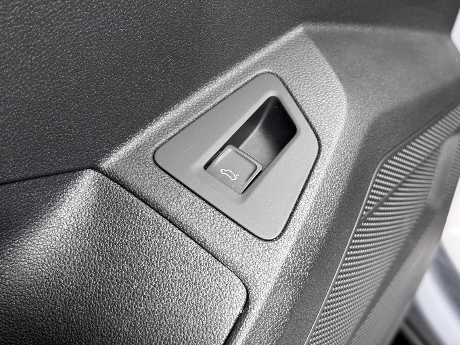 Fahrzeugabbildung Volkswagen 4.0 TDI V8*R-LINE*STANDHZ*DYNAUDIO*LUFT*PANO*AHK