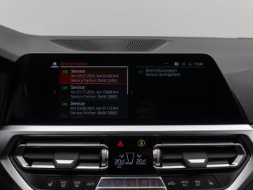 Fahrzeugabbildung BMW 320d Tour Sport Line AHK Standheizung LaserLicht