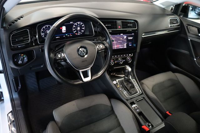 Fahrzeugabbildung Volkswagen Golf VII Lim Highline R-Line|PANO|LED|ACC|KAMERA
