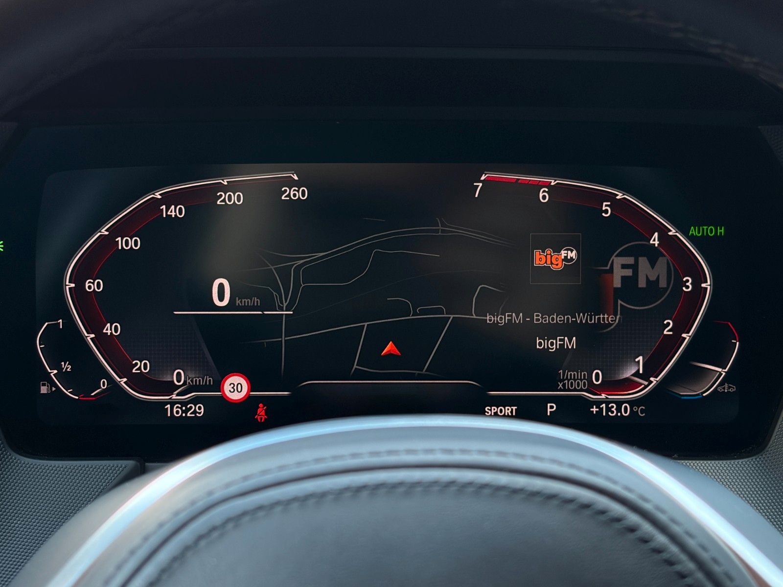 Fahrzeugabbildung BMW 118i M Sport SHZ HiFi Adap. LED PDC TEMP CarPlay