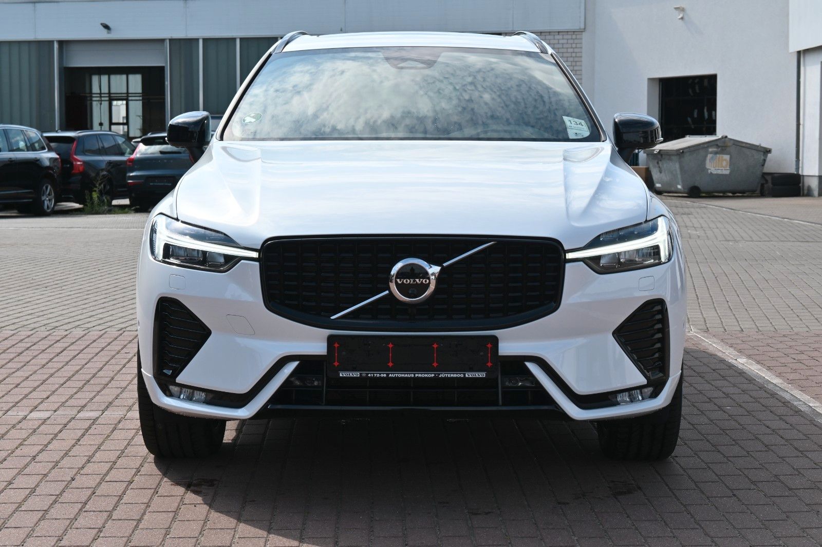 Fahrzeugabbildung Volvo XC60 B4 Plus Dark *360°*H/K*NAV*PANO*ACC*STDHZG*
