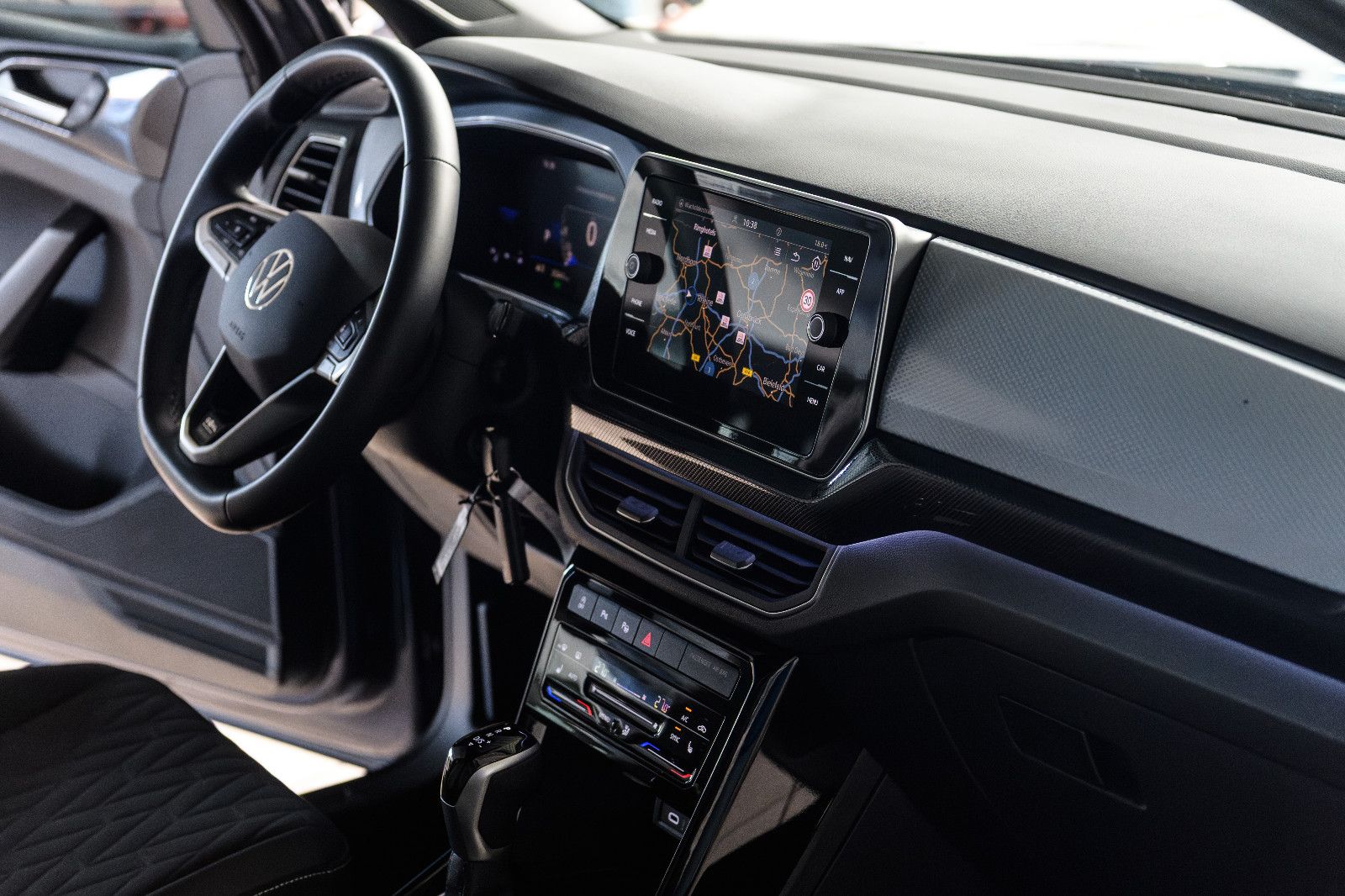 Fahrzeugabbildung Volkswagen T-Cross Goal 1.0 TSI DSG LED+AHK+NAVI+ACC+APP
