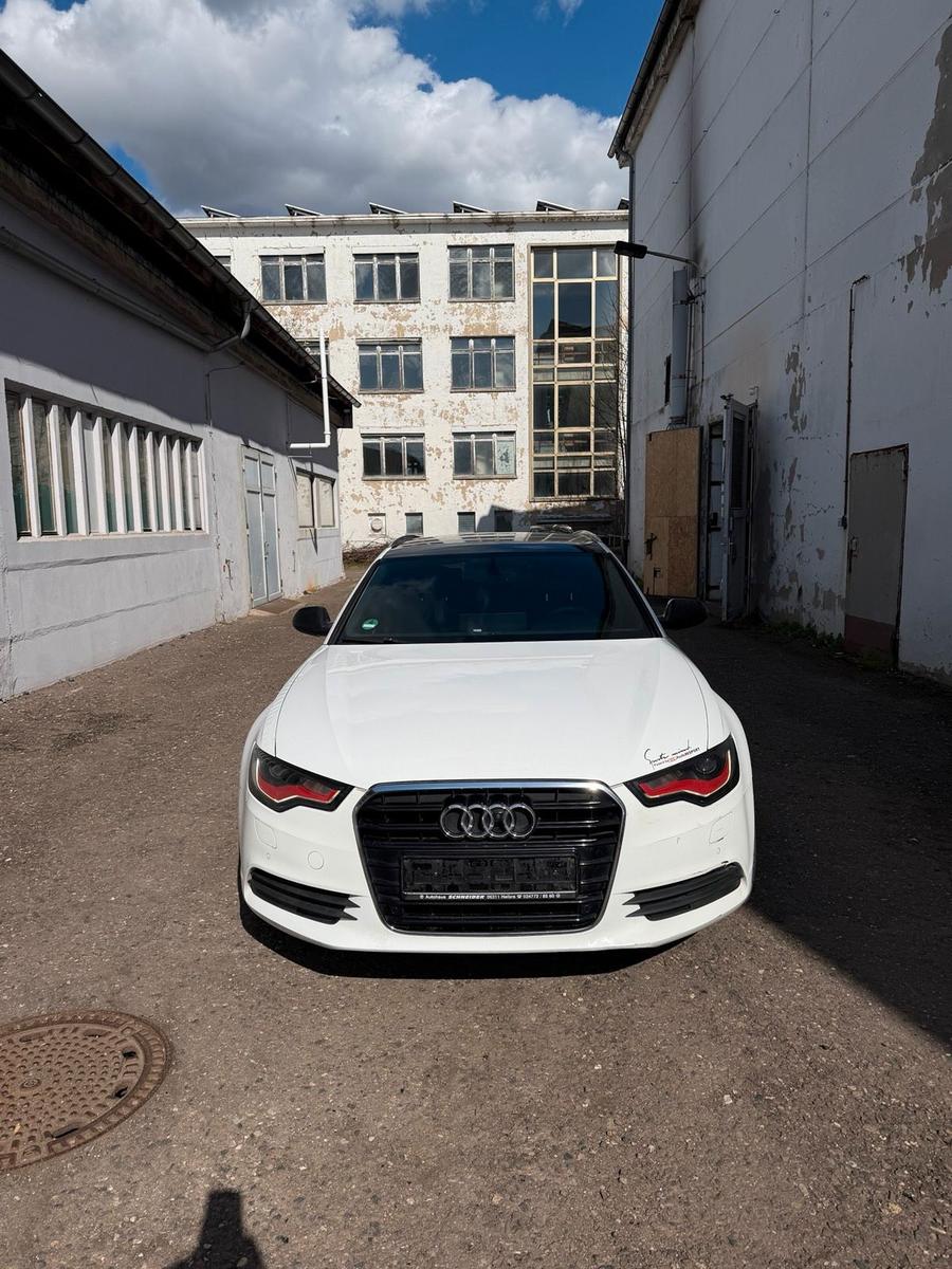 Audi A6 2011 — вигляд ззаду
