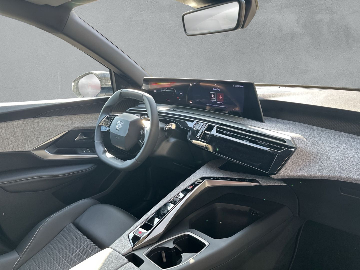 Fahrzeugabbildung Peugeot 5008 Hybrid 136 Allure Digitales Cockpit LED App