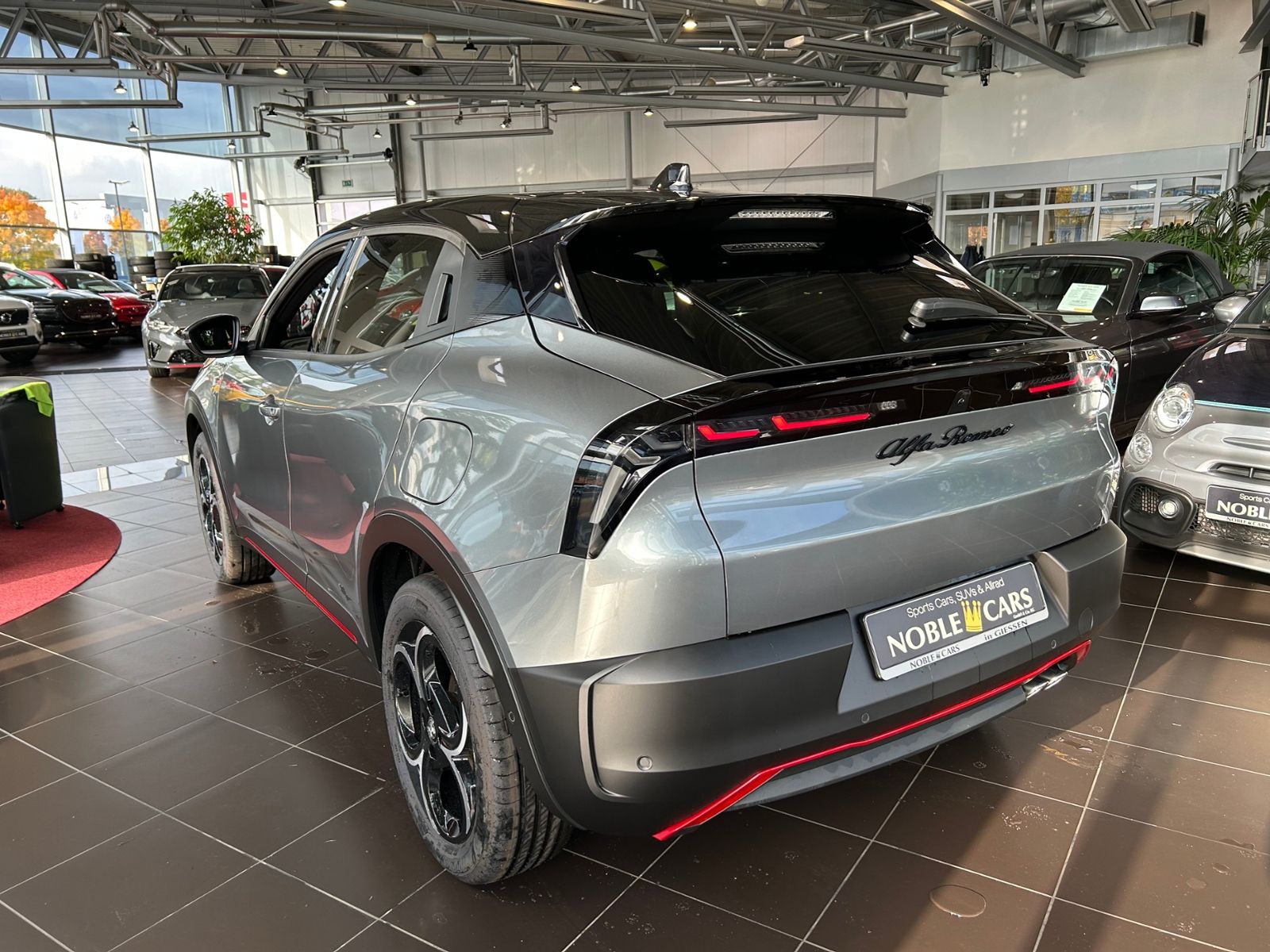 Fahrzeugabbildung Alfa Romeo Junior Ibrida Speciale - Technologie Paket