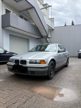 BMW E36 318i Limousine Automatik, ohne TÜV - gebrauchte BMW 318 aus dem Jahr 1996