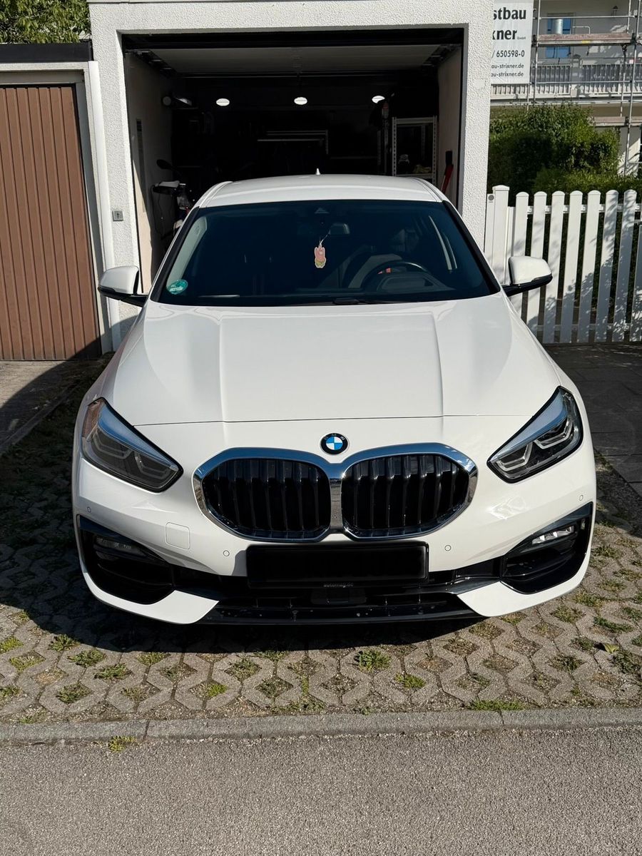 BMW BMW 118i  Sport Line Automatik + AHK