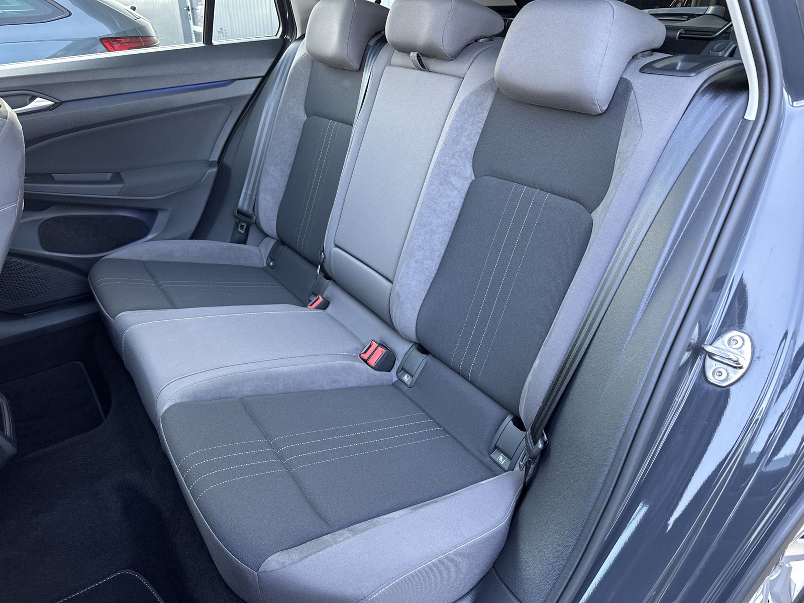 Fahrzeugabbildung Volkswagen Golf Alltrack 4Motion NAV+LED+PANO+ACC+17ZO+SHZ