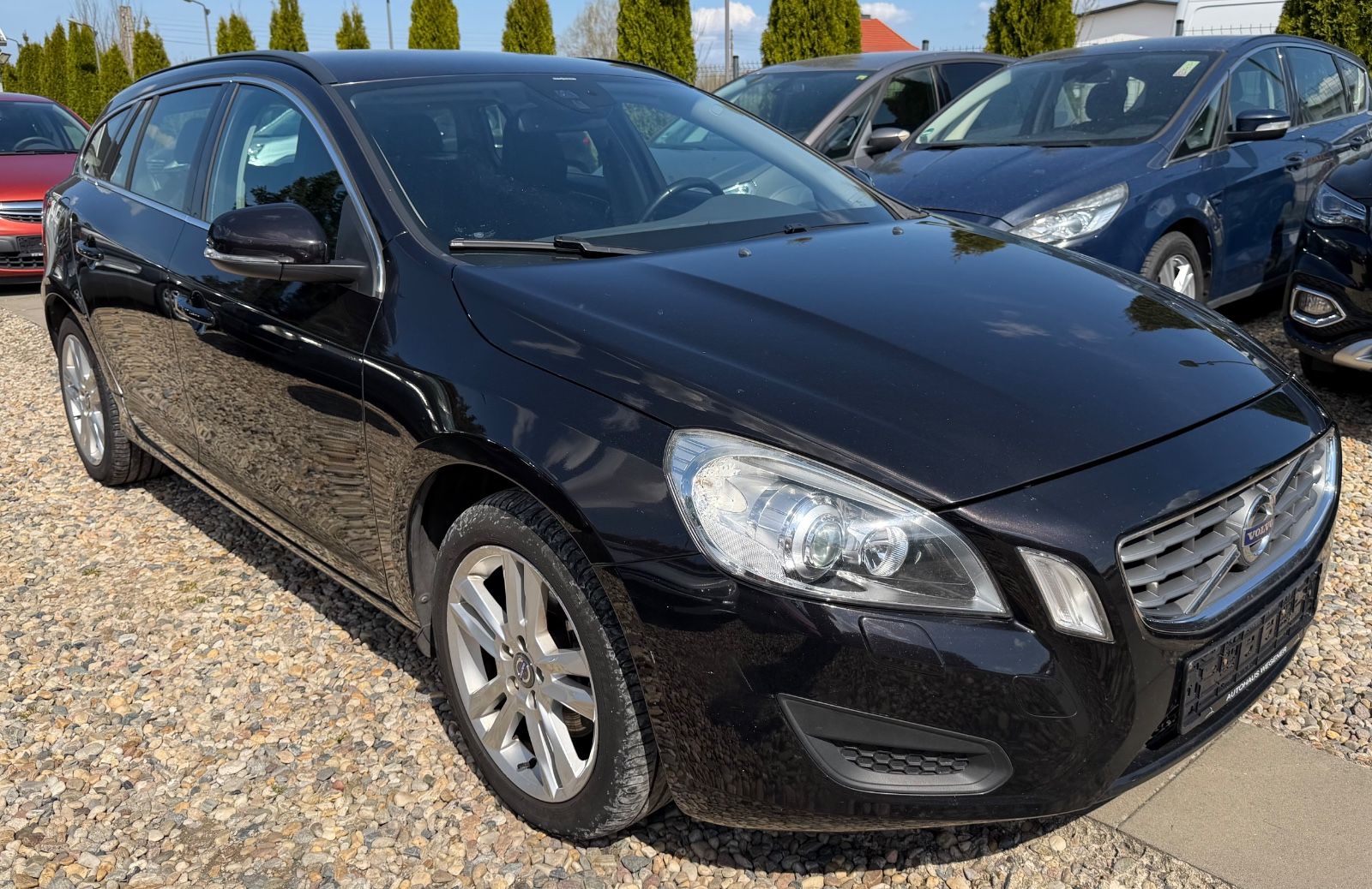 Volvo Volvo V60 Kombi Momentum,T-LEDER,NAVI,XENON