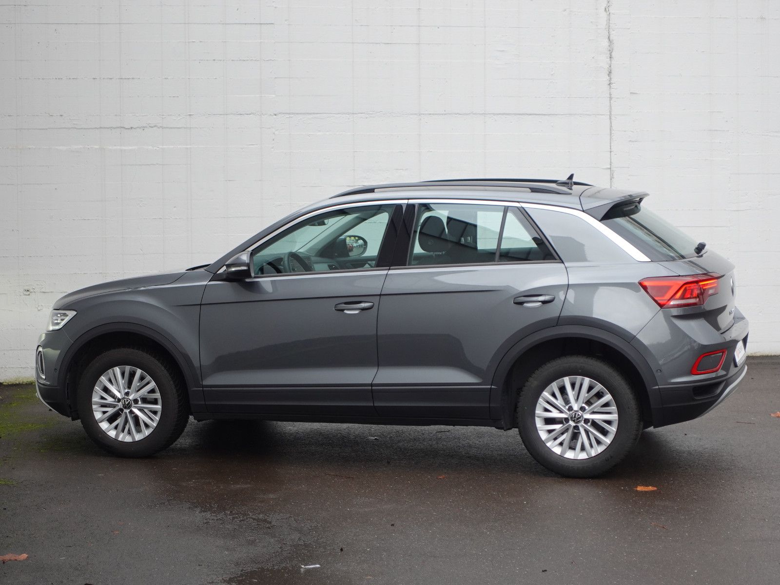 Fahrzeugabbildung Volkswagen T-Roc Life 1.5TSI DSG,Navi,AHK,Allwetter,Sitzhzg