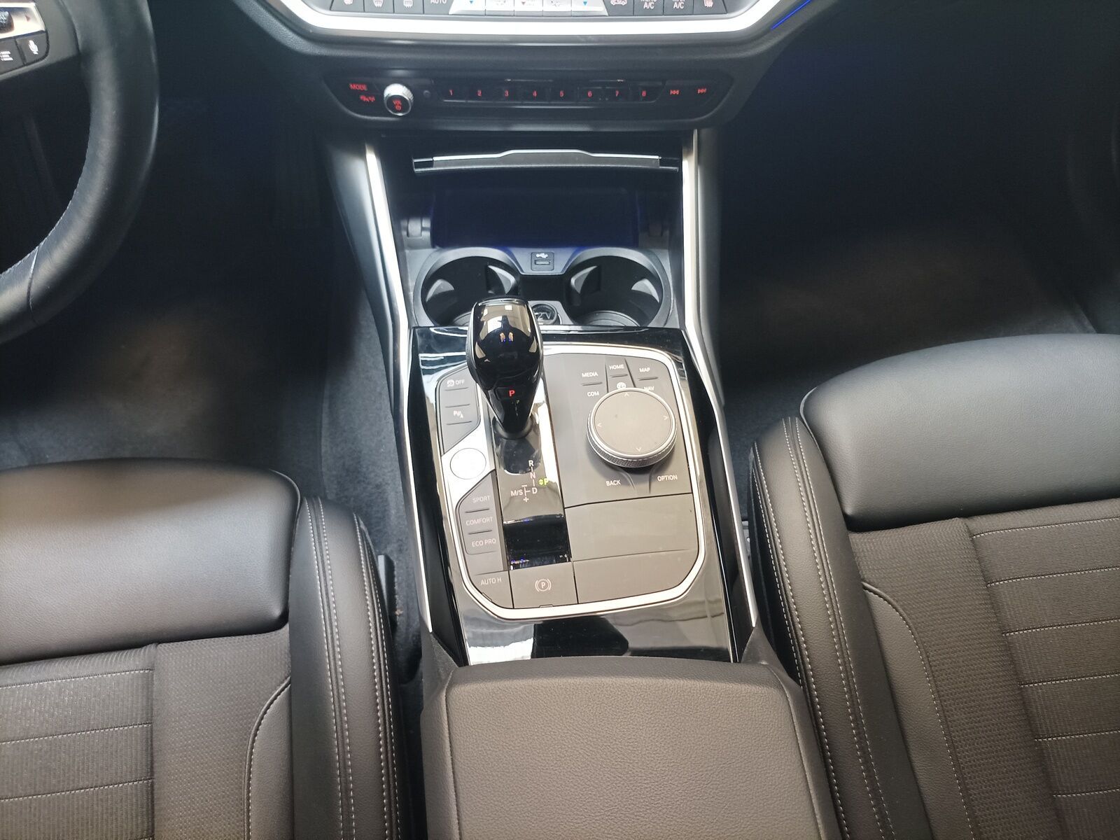 BMW 3er - 320 d Sport Line|Navi|PDC|Sitzhzg. foto 12