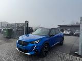 Peugeot 2008 e- Allure Electric 50 KW & 136 PS - Peugeot 2008 mit Elektro-Antrieb: Blau