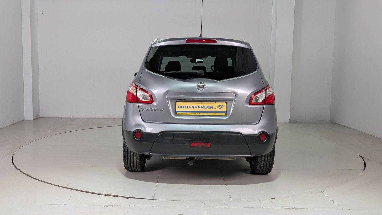 Fahrzeugabbildung Nissan Qashqai+2 2.0i 4x4 * AHK * Navi * Pano Acenta 7-