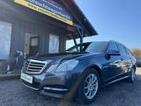 Mercedes-Benz E 220 E T-Modell E 220 CDI Avantgarde - Mercedes-Benz E 220 mit Diesel-Antrieb: Kombi, Schaltgetriebe