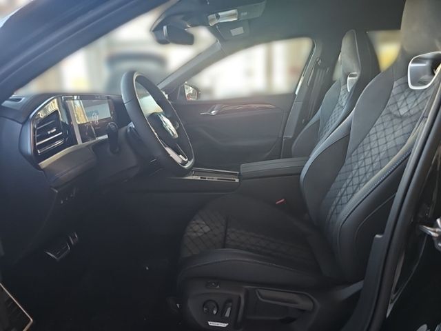 Fahrzeugabbildung Volkswagen Passat  2,0 l TDI DSG R-Line Tageszulass. AHK MA