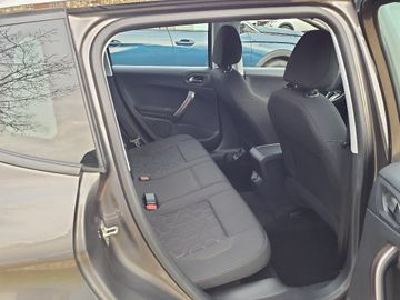 Bild 8 Peugeot 2008 1.2 Active - SHZG,PDC,KLIMA,T.OMAT