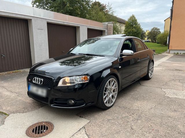 Audi S4 B7 4.2 V8