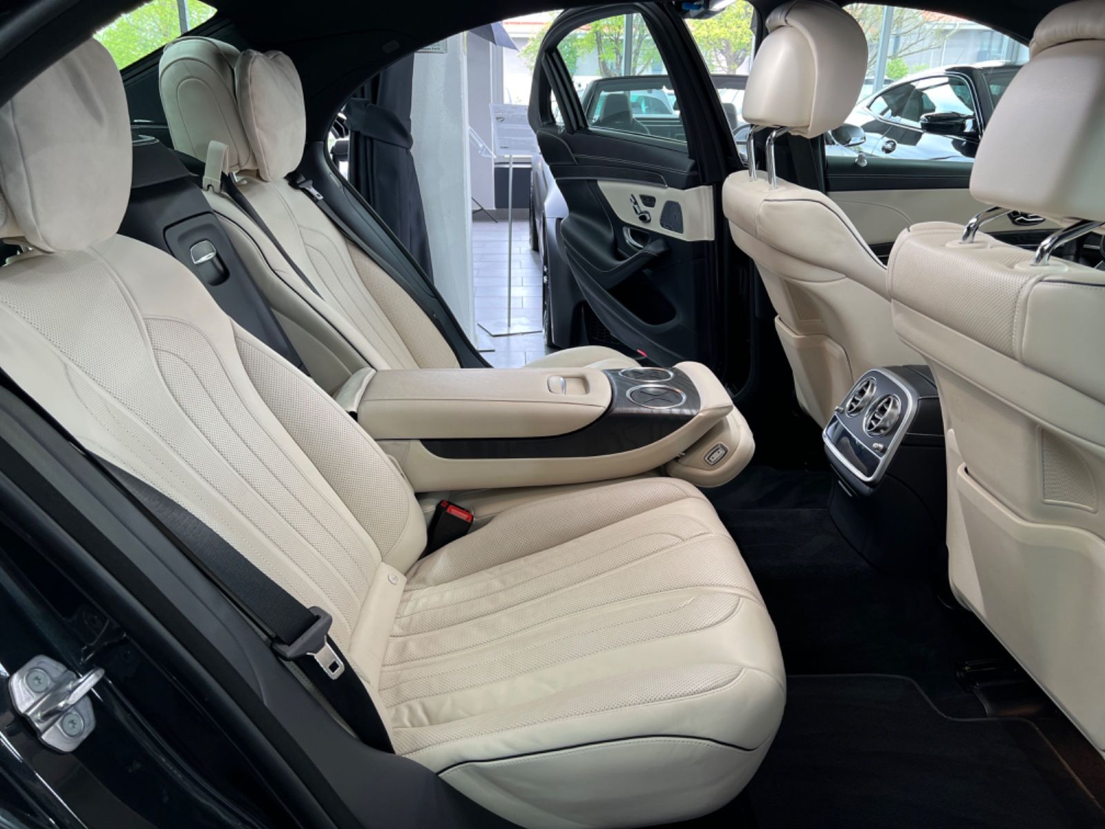 Fahrzeugabbildung Mercedes-Benz S 450 4Matic L*LANG*AMG-LINE*BURMESTER*1.HAND*