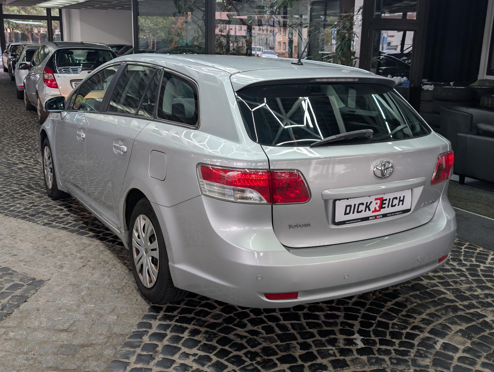 Toyota Avensis 2010 — photo 6