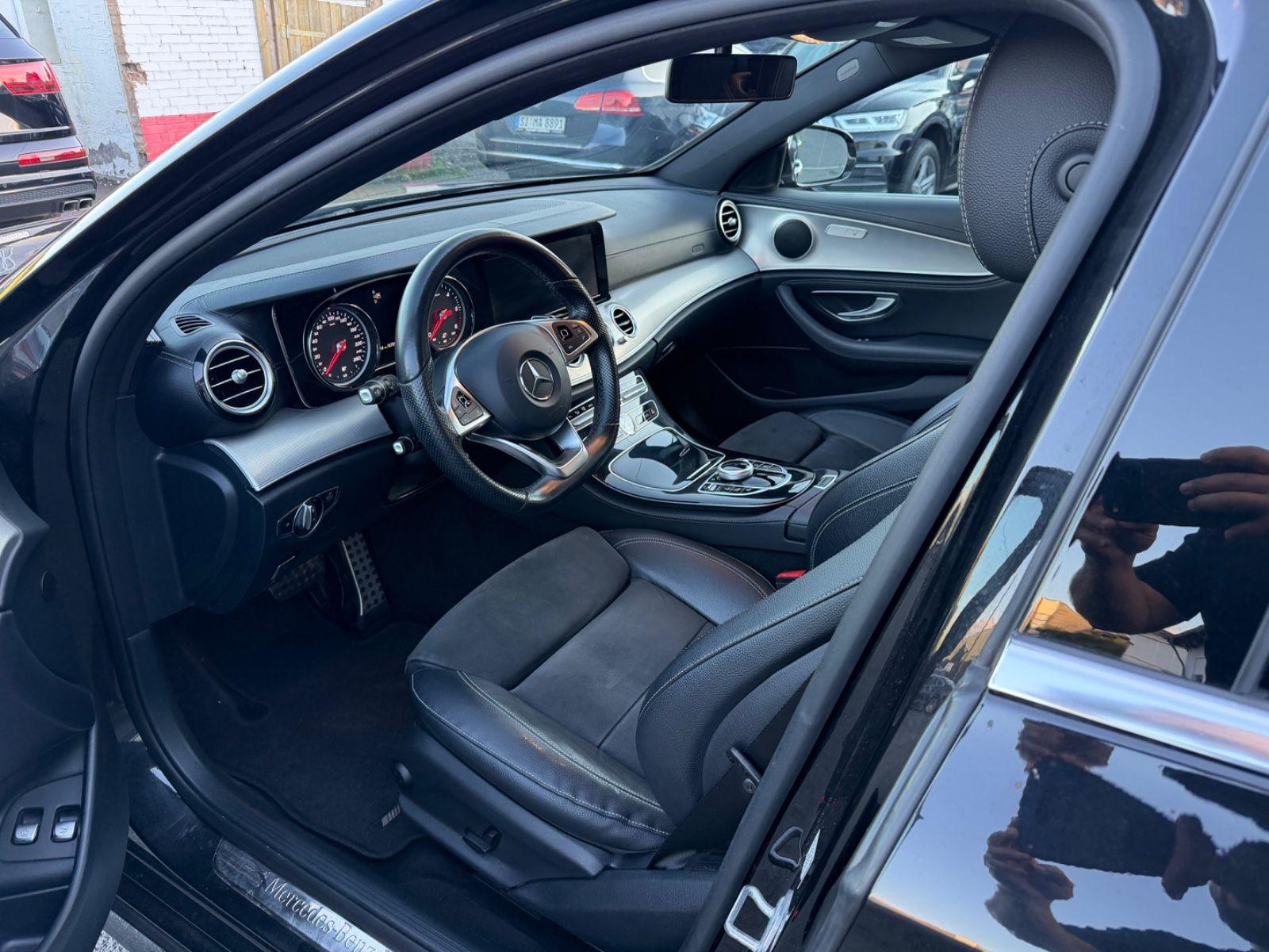 Mercedes-Benz E 220 E T-Modell E 220 d/LED/AHK/AMBIENTE/