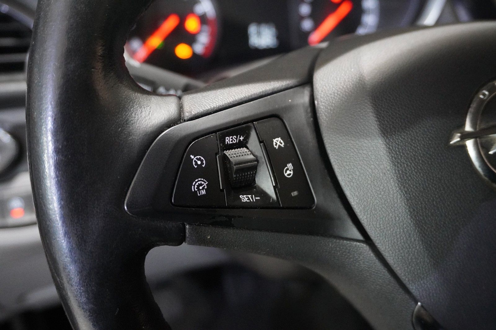 Fahrzeugabbildung Opel Karl 1.0 INNOVATION SHZ/KLIMAAUTOMATIK/ALU