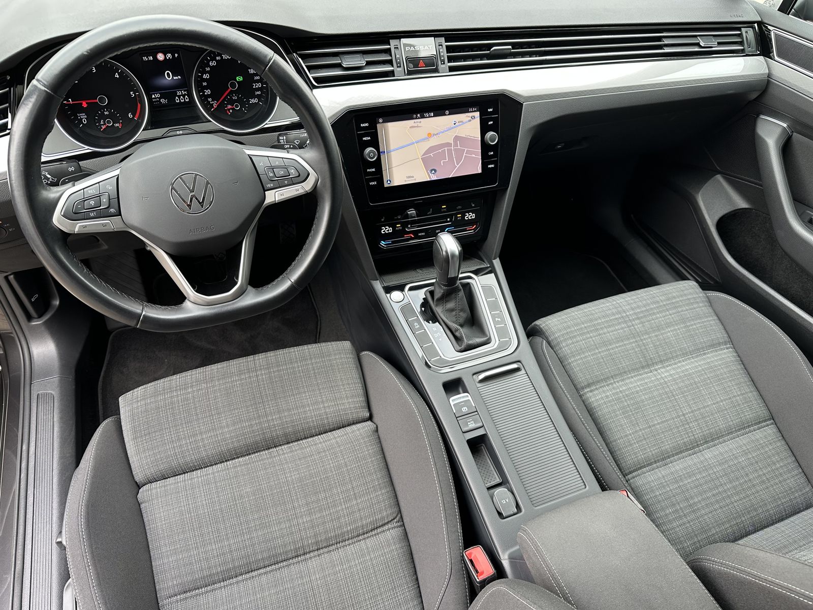 Fahrzeugabbildung Volkswagen Passat Variant 2.0 TDI DSG Business NAV+LED+ACC