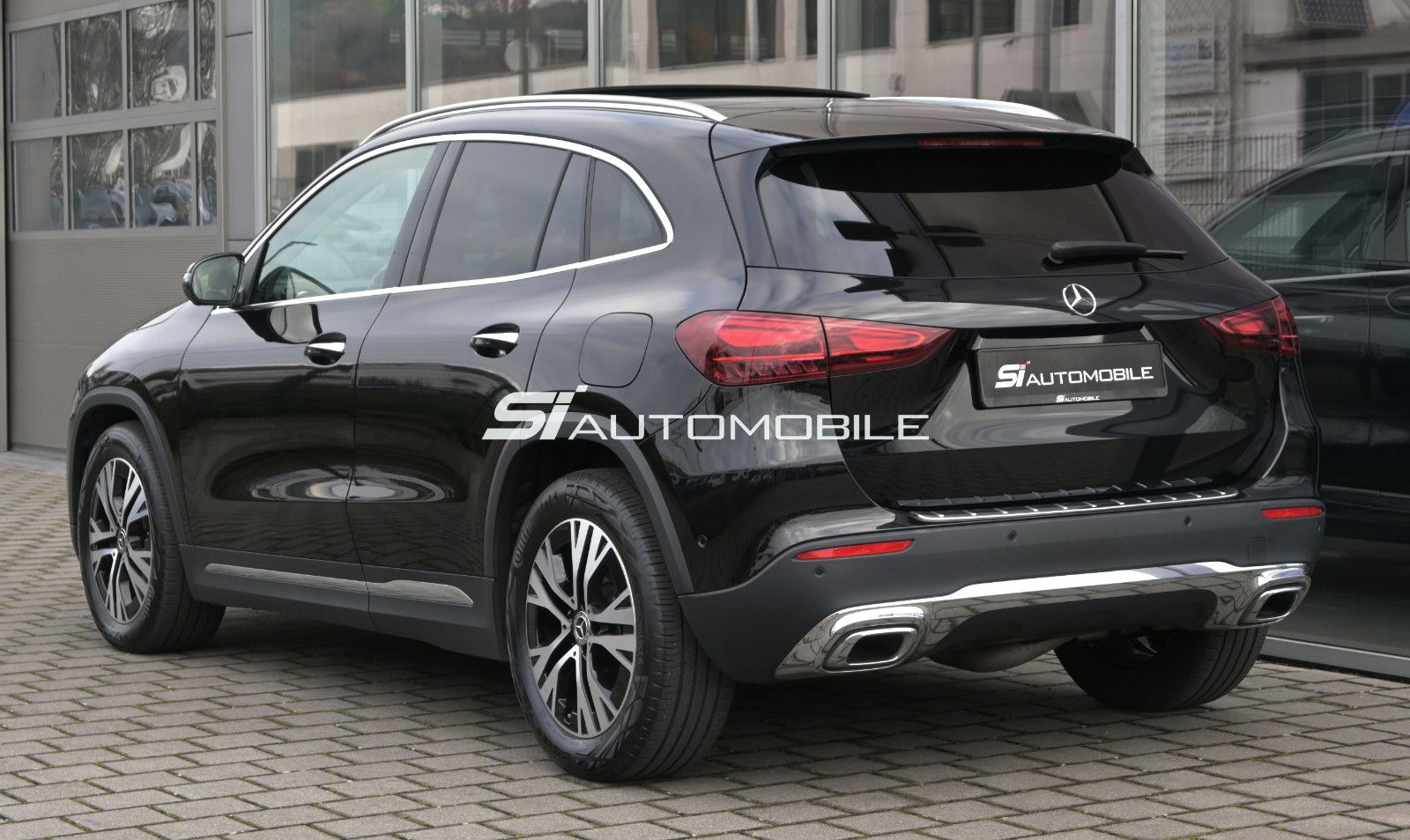 Fahrzeugabbildung Mercedes-Benz GLA 180 d DCT Progressive °ACC°PANO°MEMO°KEYLESS