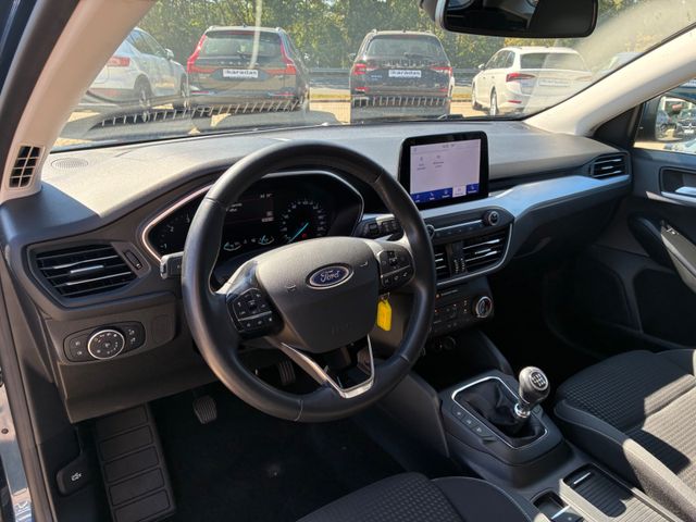 Fahrzeugabbildung Ford Focus Turnier 1,5 EcoB >KAM/NAV/LED/PDC/Sitzheiz