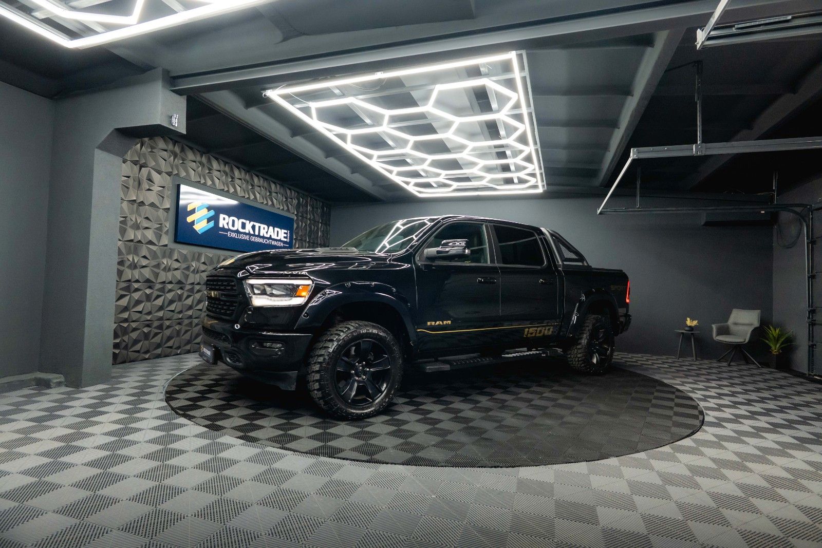 Fahrzeugabbildung Dodge RAM 5.7 V8 GOLD EDITION OFFROAD 4x4 UNFALLFREI