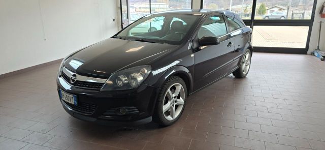 Opel Astra GTC 1.7 CDTI 125CV Neopatentati