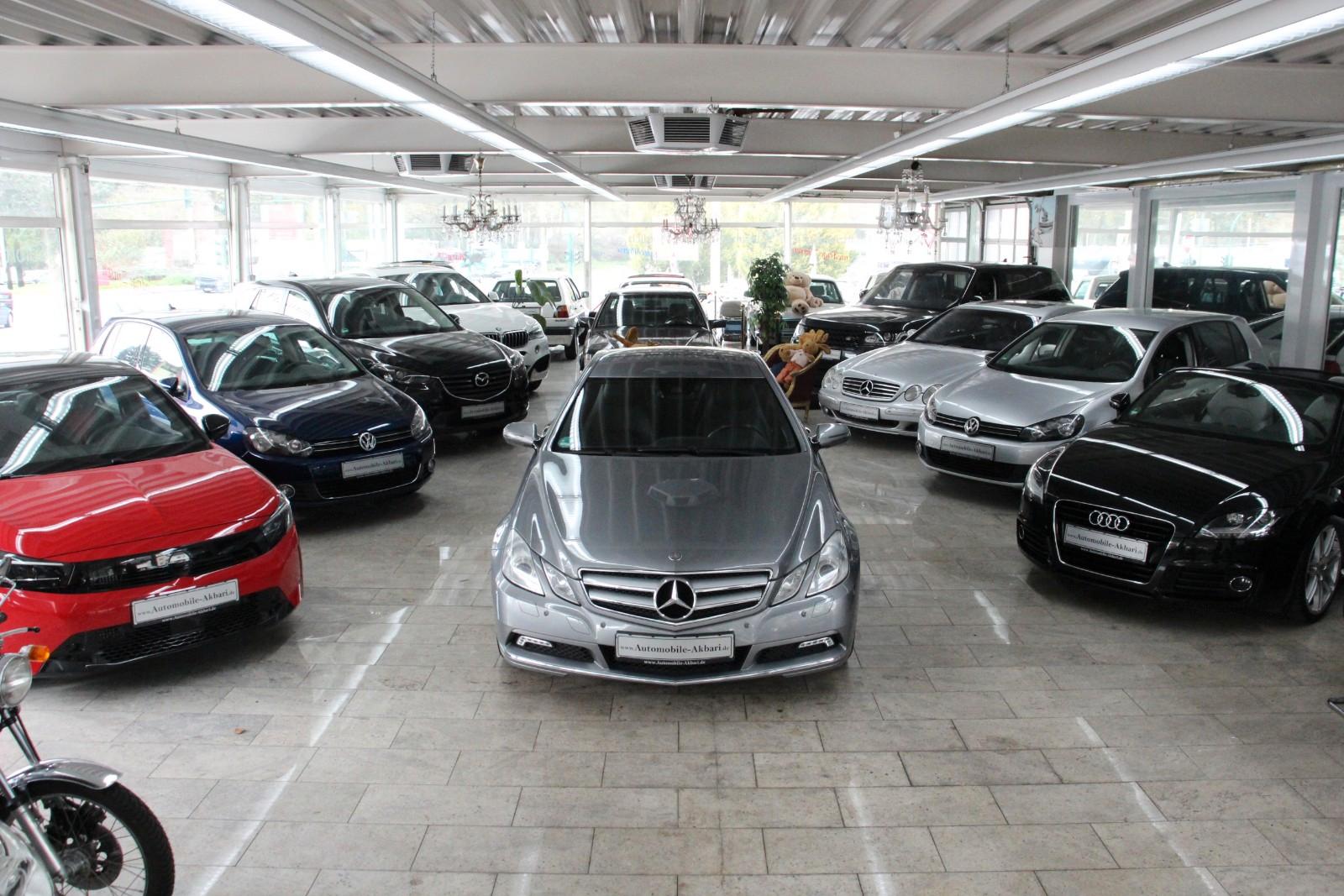 Mercedes-Benz E 250 CGI Coupe BlueEfficiency Avantgarde