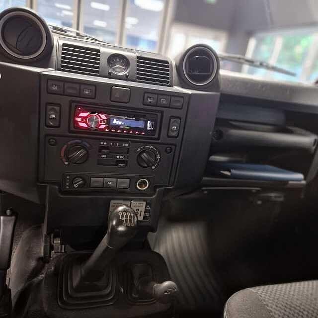 Land Rover Defender 90 2.2 TD4 Pick-Up | 122 ch | BVM | Convenience Pack | Alarme | Vitres athermiques