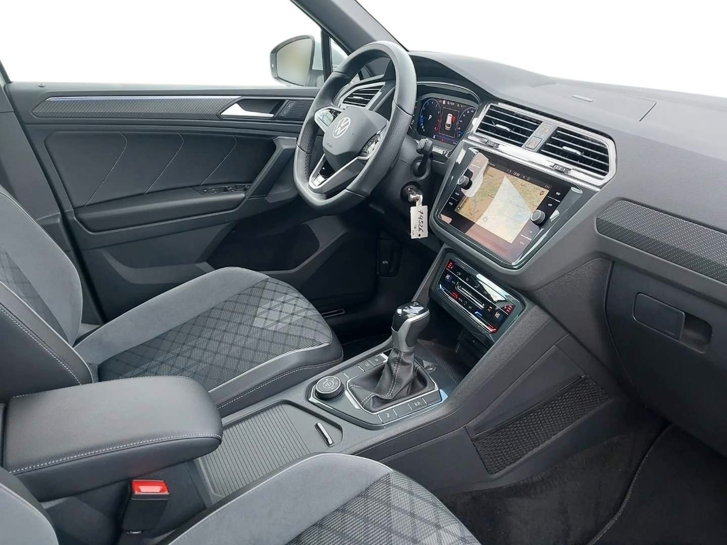 Fahrzeugabbildung Volkswagen Tiguan RLine 4Motion ACC Virtual Ambiente IQ-LED