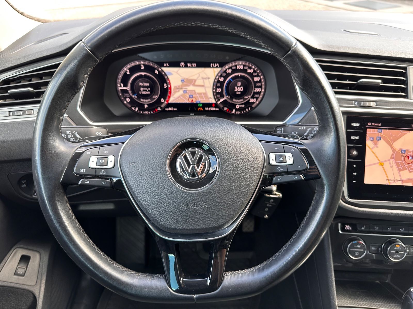 Fahrzeugabbildung Volkswagen Tiguan 2.0 TDI 4M Highline DSG AHK/HUD/Navi/LED
